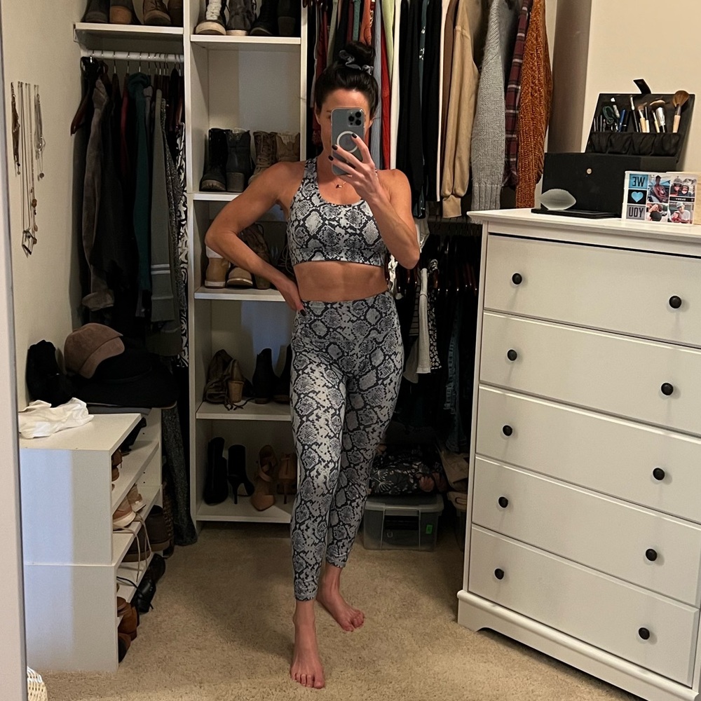 Gold Elite fitness set. Like new. Sports bra and leggings size small